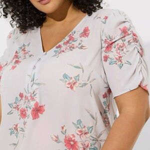 Torrid Floral V-Neck Blouse Size XL